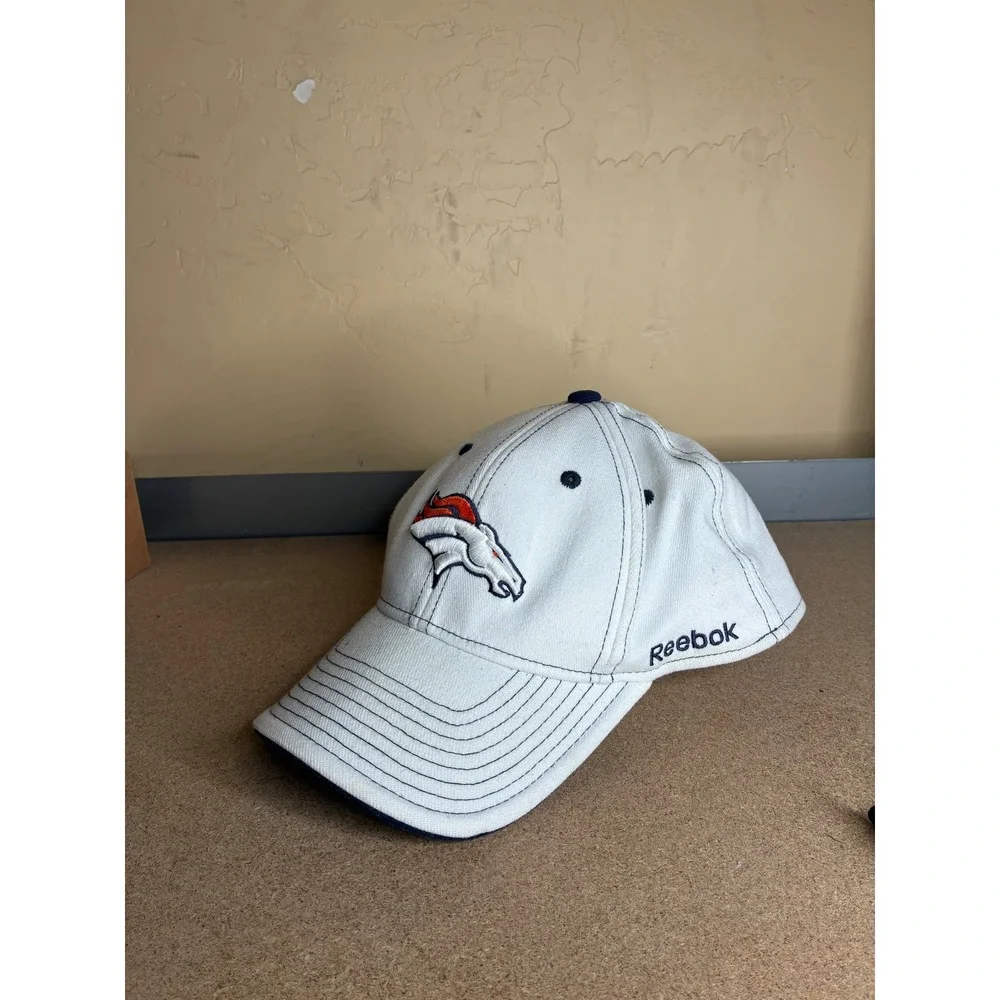 Reebok Denver Broncos NFL Youth Hat White Navy Blue Embroidered Logo OSFM 6701